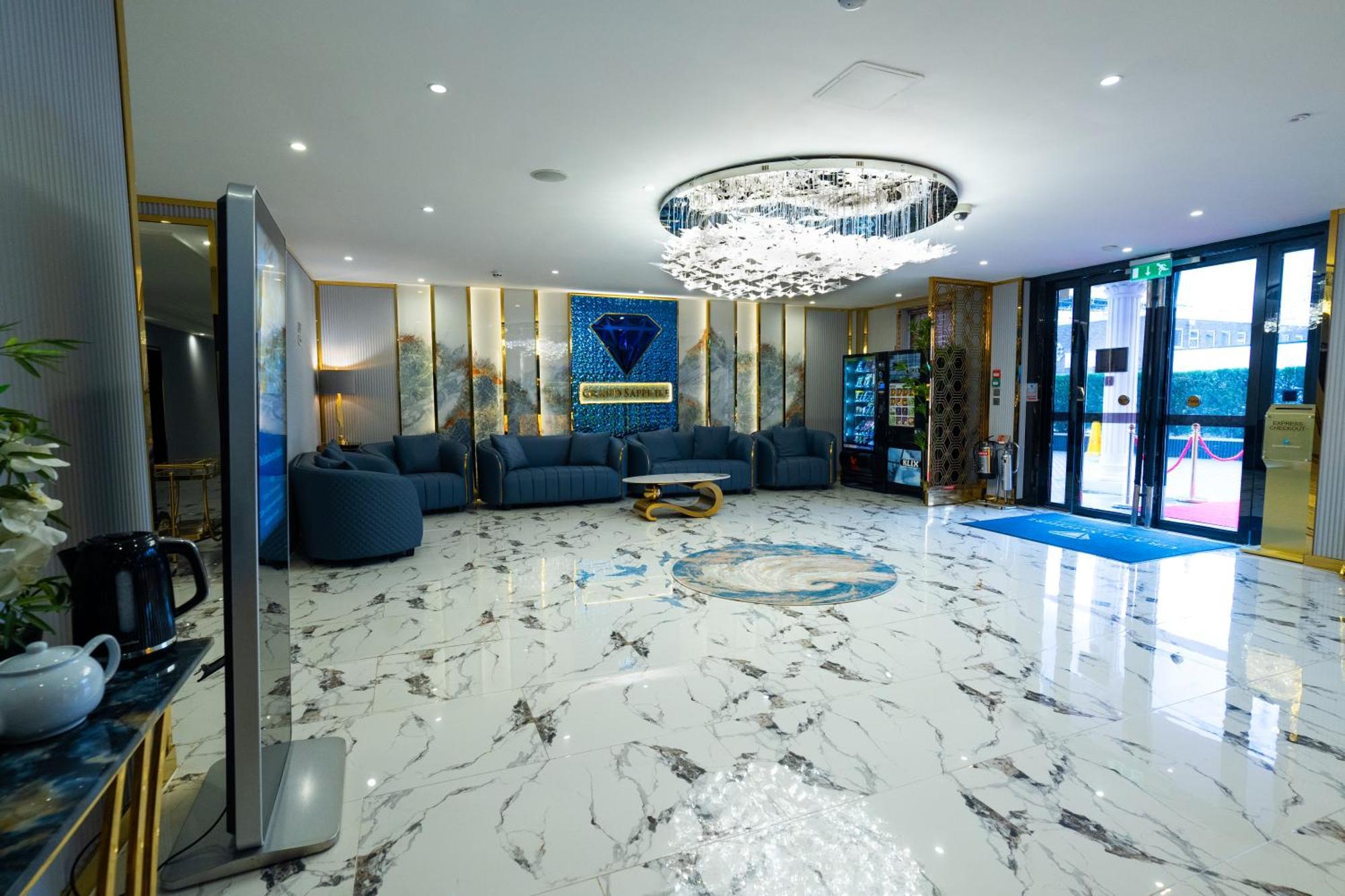Grand Sapphire Hotel & Banqueting London Borough of London Borough of Croydon Exteriör bild