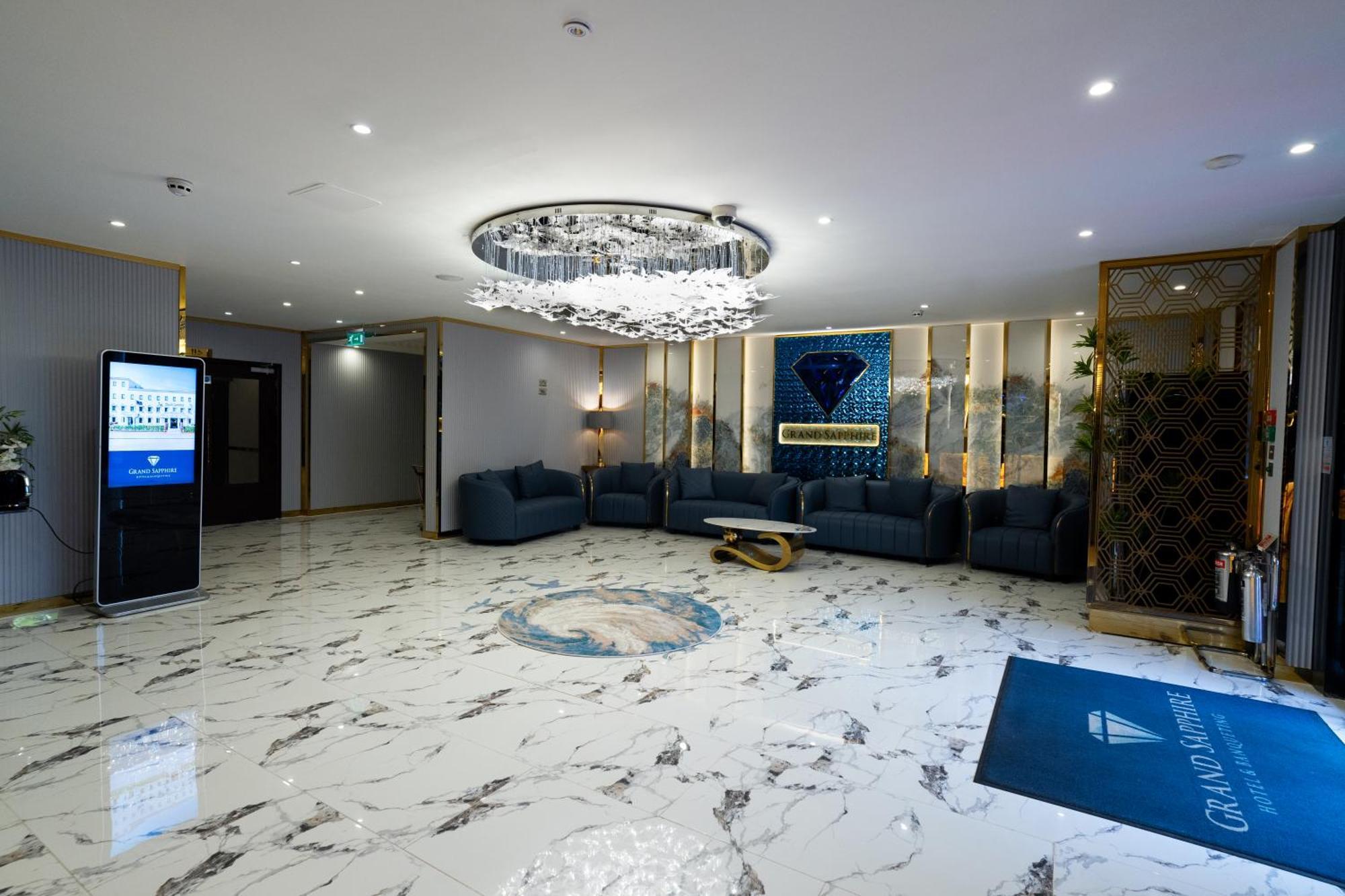 Grand Sapphire Hotel & Banqueting London Borough of London Borough of Croydon Exteriör bild