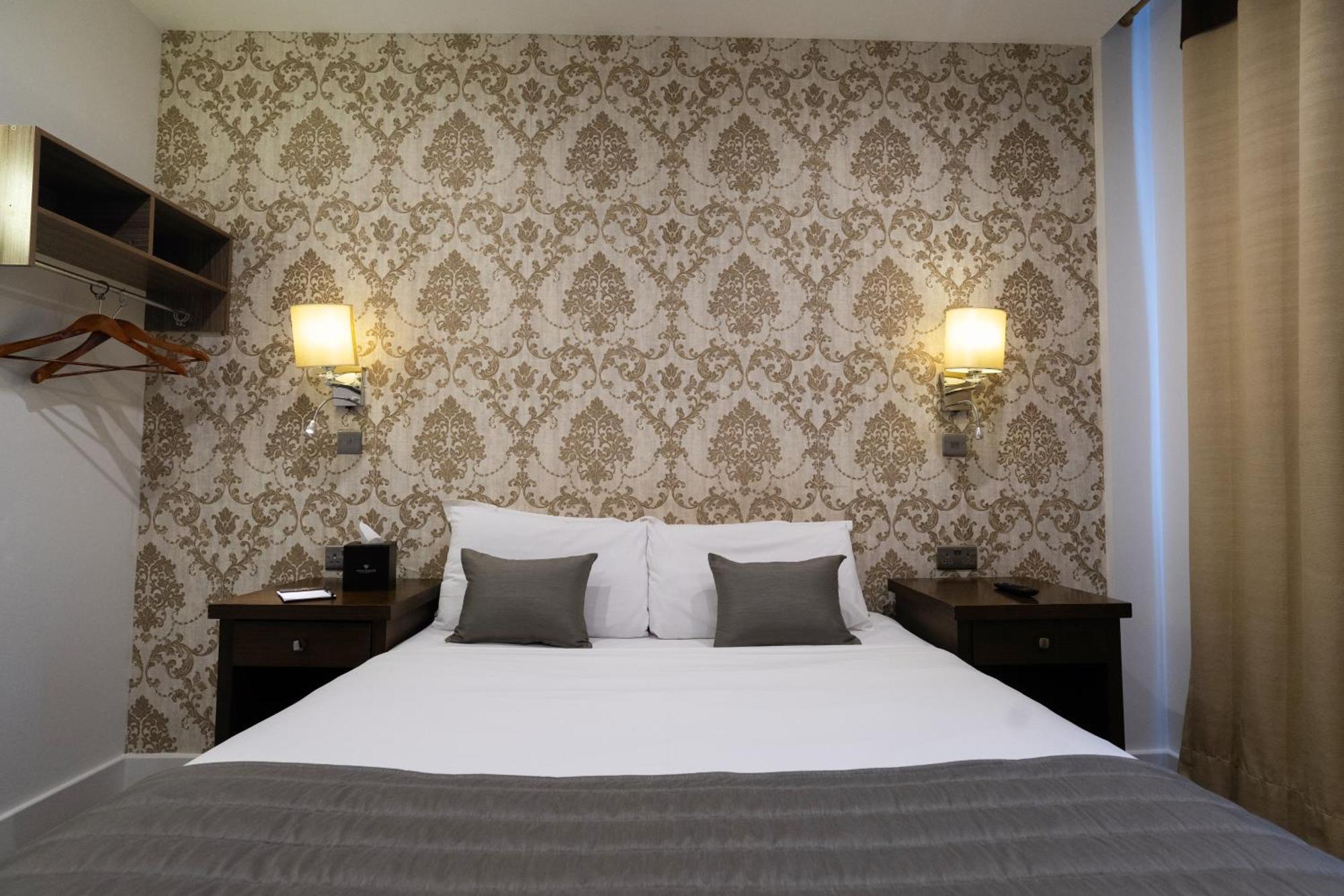 Grand Sapphire Hotel & Banqueting London Borough of London Borough of Croydon Exteriör bild