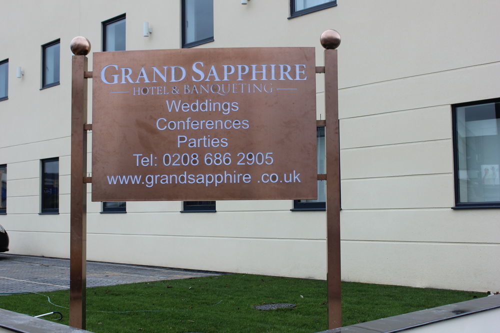 Grand Sapphire Hotel & Banqueting London Borough of London Borough of Croydon Exteriör bild