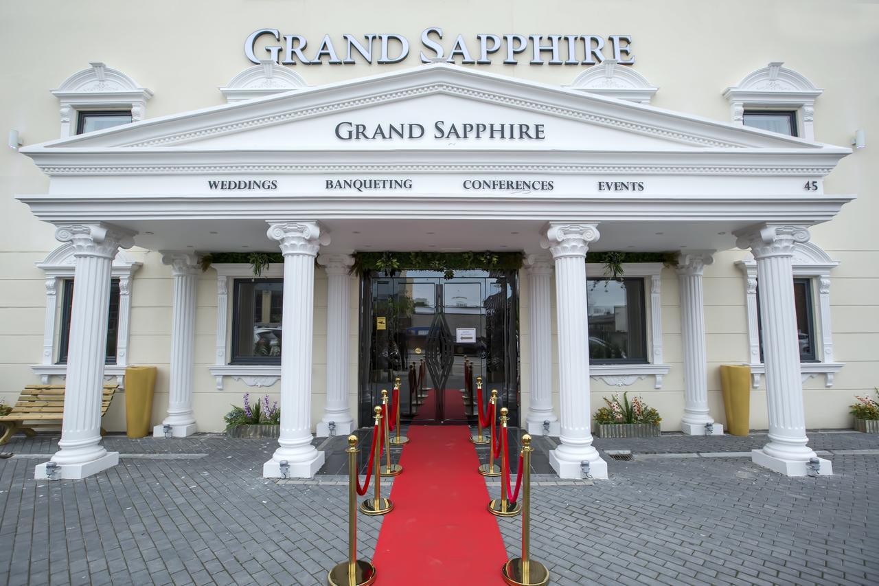 Grand Sapphire Hotel & Banqueting London Borough of London Borough of Croydon Exteriör bild