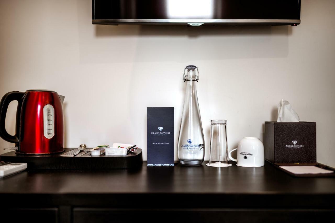 Grand Sapphire Hotel & Banqueting London Borough of London Borough of Croydon Exteriör bild