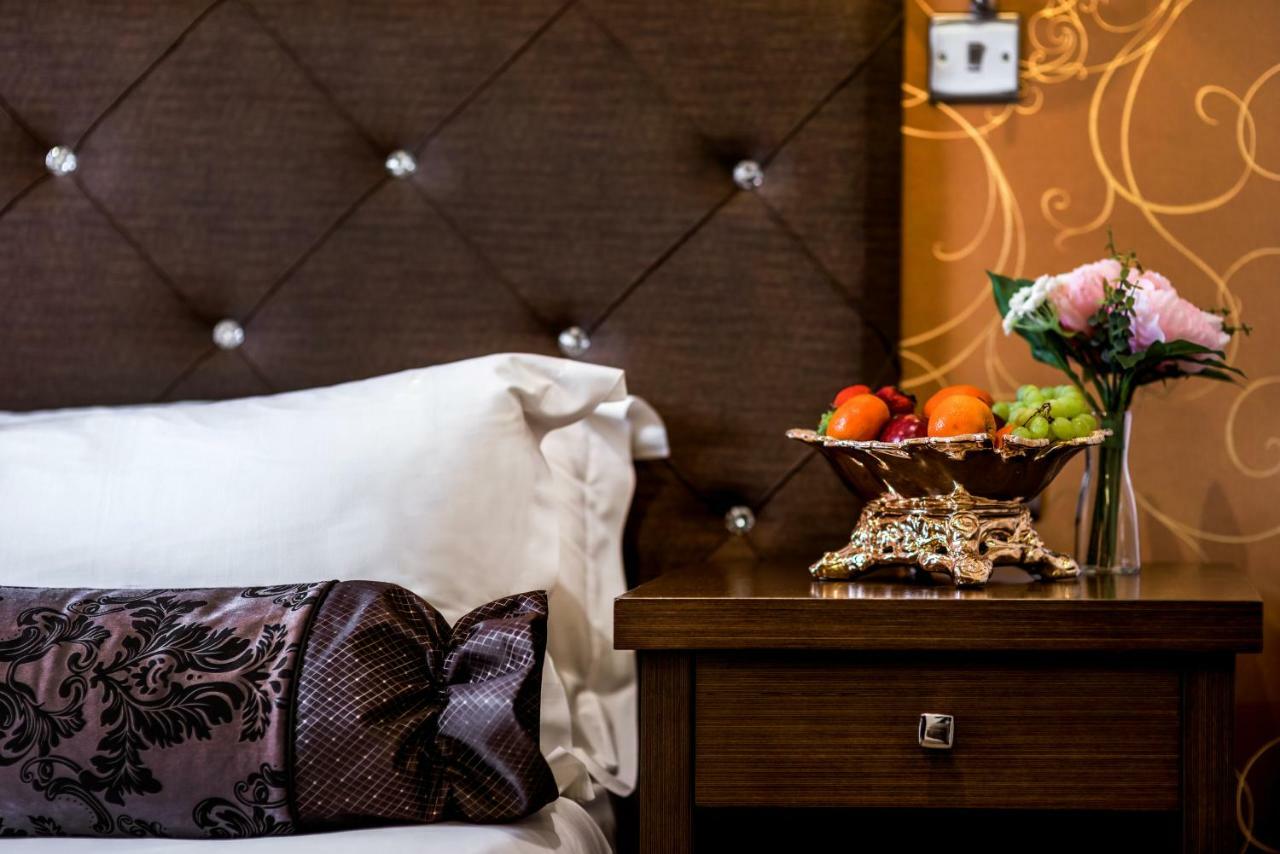 Grand Sapphire Hotel & Banqueting London Borough of London Borough of Croydon Exteriör bild