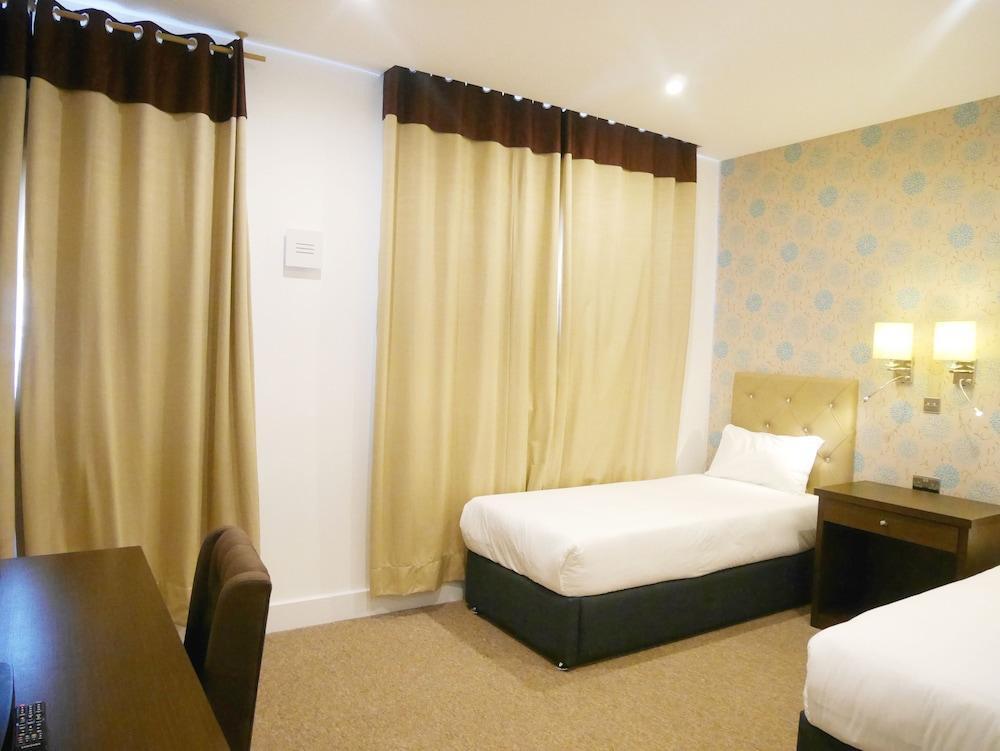 Grand Sapphire Hotel & Banqueting London Borough of London Borough of Croydon Exteriör bild