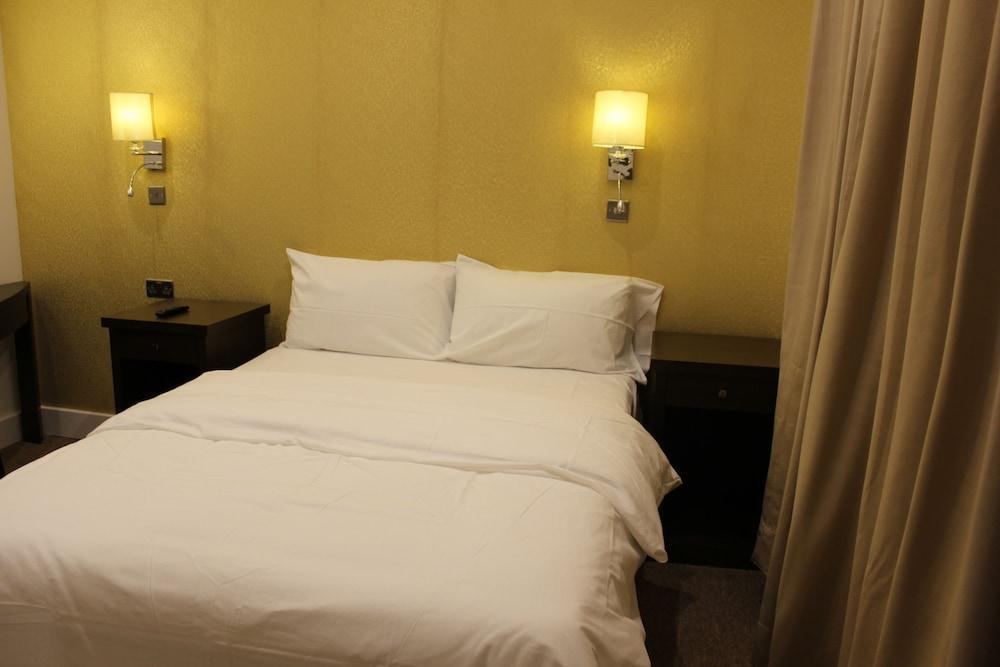 Grand Sapphire Hotel & Banqueting London Borough of London Borough of Croydon Exteriör bild