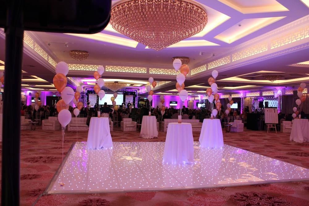 Grand Sapphire Hotel & Banqueting London Borough of London Borough of Croydon Exteriör bild